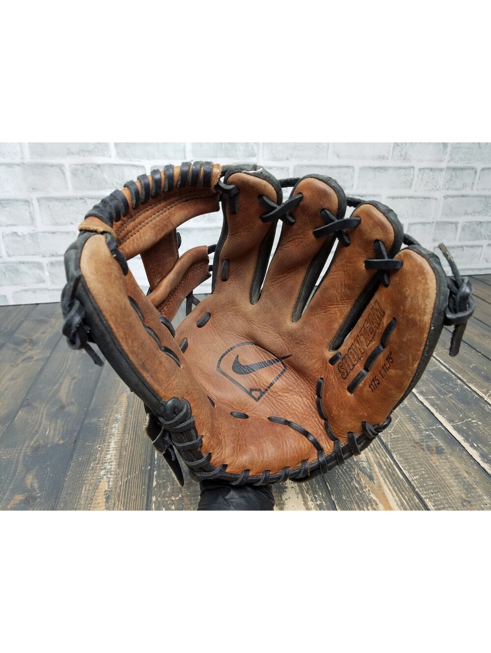 Nike Show Team Dri-Fit Men's 11.75” 1175 Baseball Glove Right Hand Throw RHT